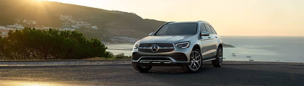 Mercedes-Benz-SUV-parked-by-lake