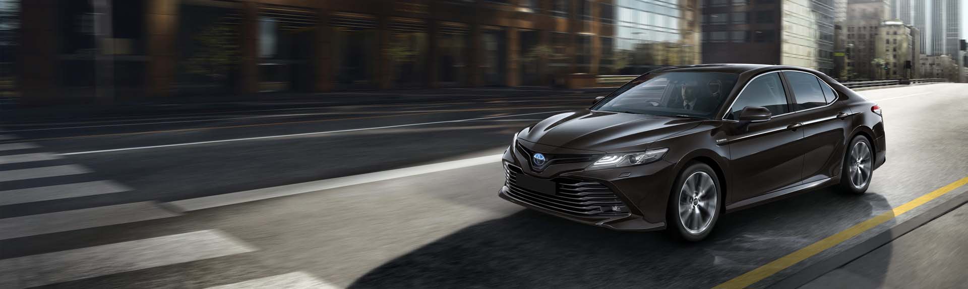 toyota-camry-2019-gallery-04-full_tcm-3046-1592410 (1)